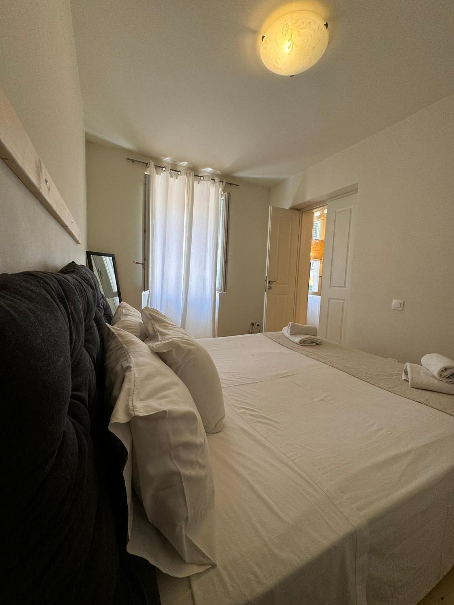 The Centric Apt By Loc Hospitality コルフ島 エクステリア 写真